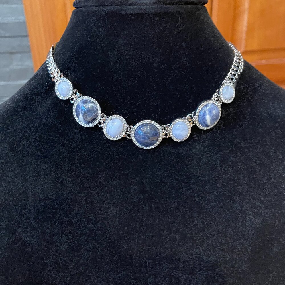 White House Black Market choker necklace